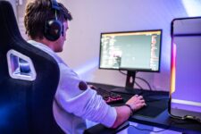 Exploring the Latest Trends in Online Gaming Technology